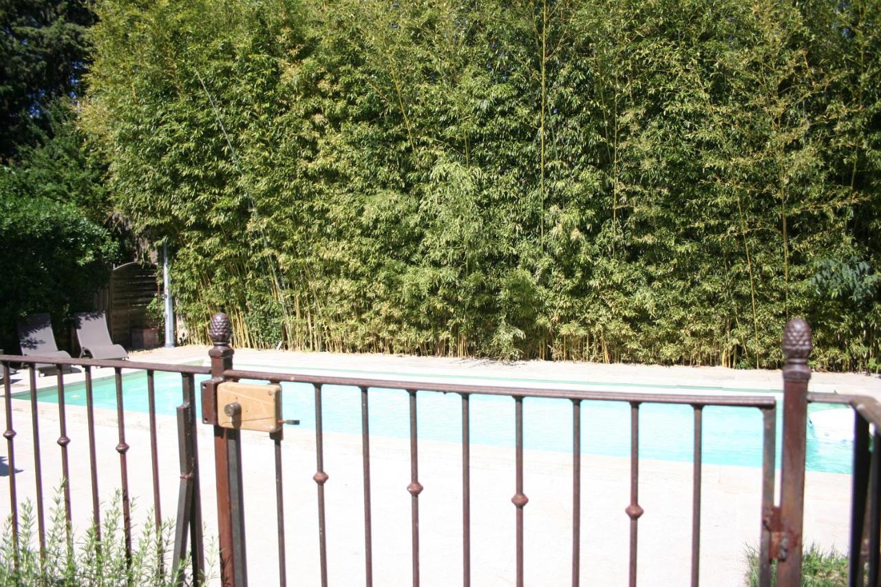 Le Mas Des Dames Appartement Авиньон Екстериор снимка