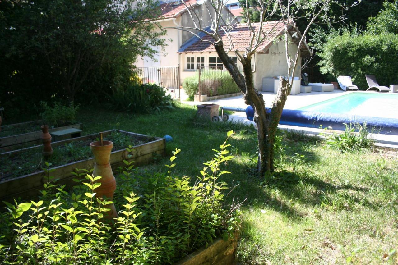 Le Mas Des Dames Appartement Авиньон Екстериор снимка